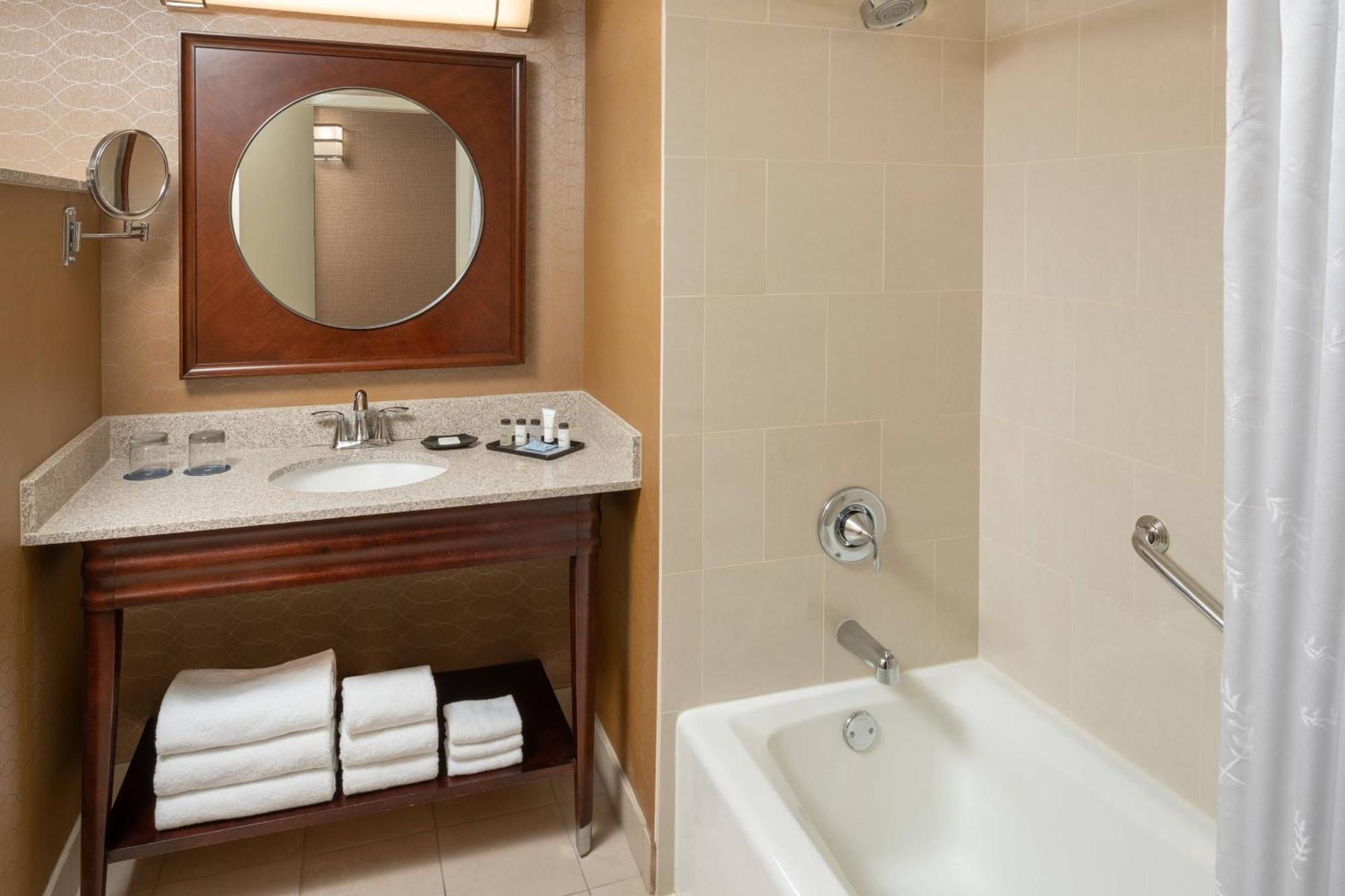Sheraton Tampa Brandon Hotel Экстерьер фото